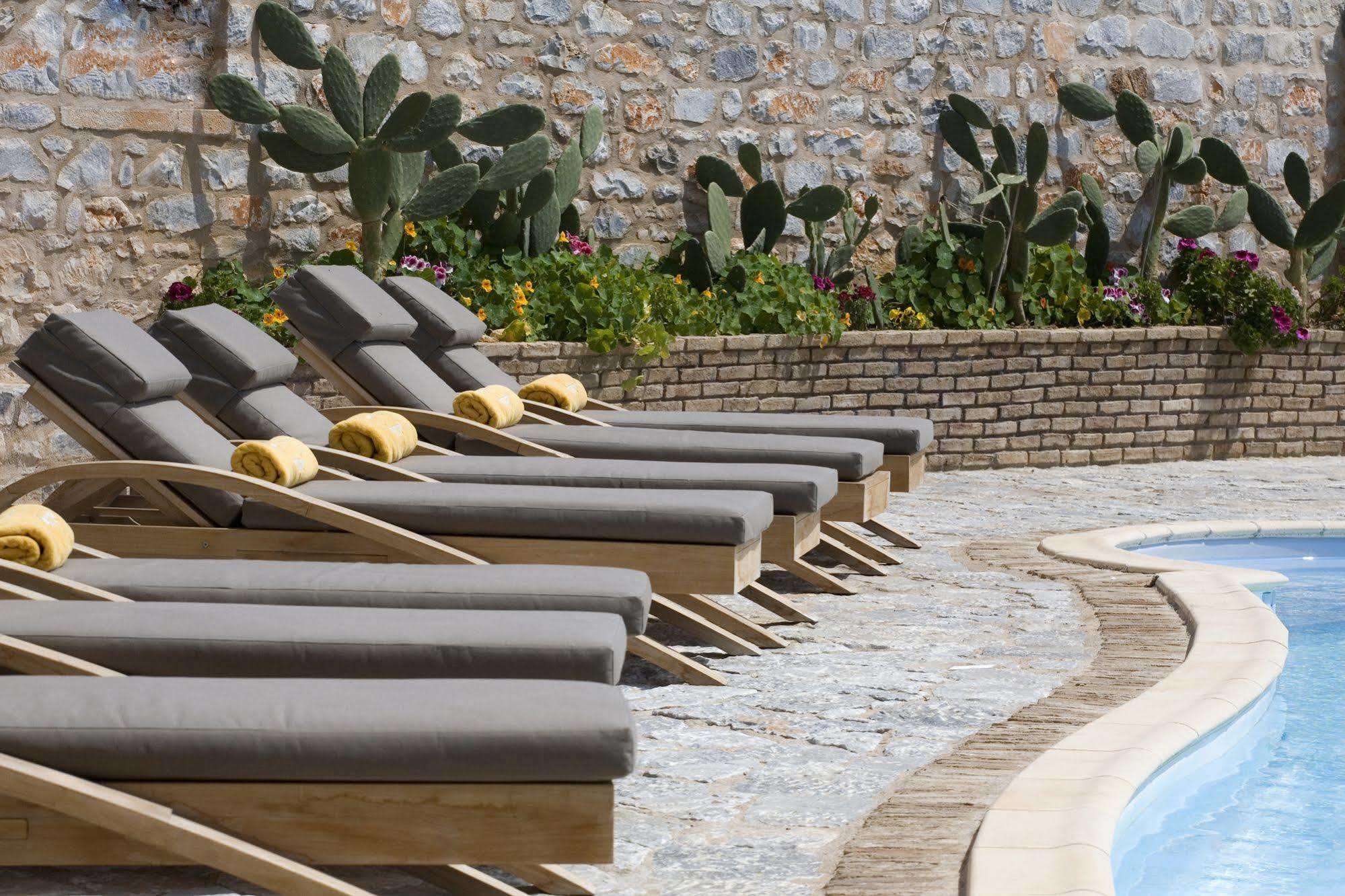 Kyrimai Hotel Gerolimenas Exterior photo